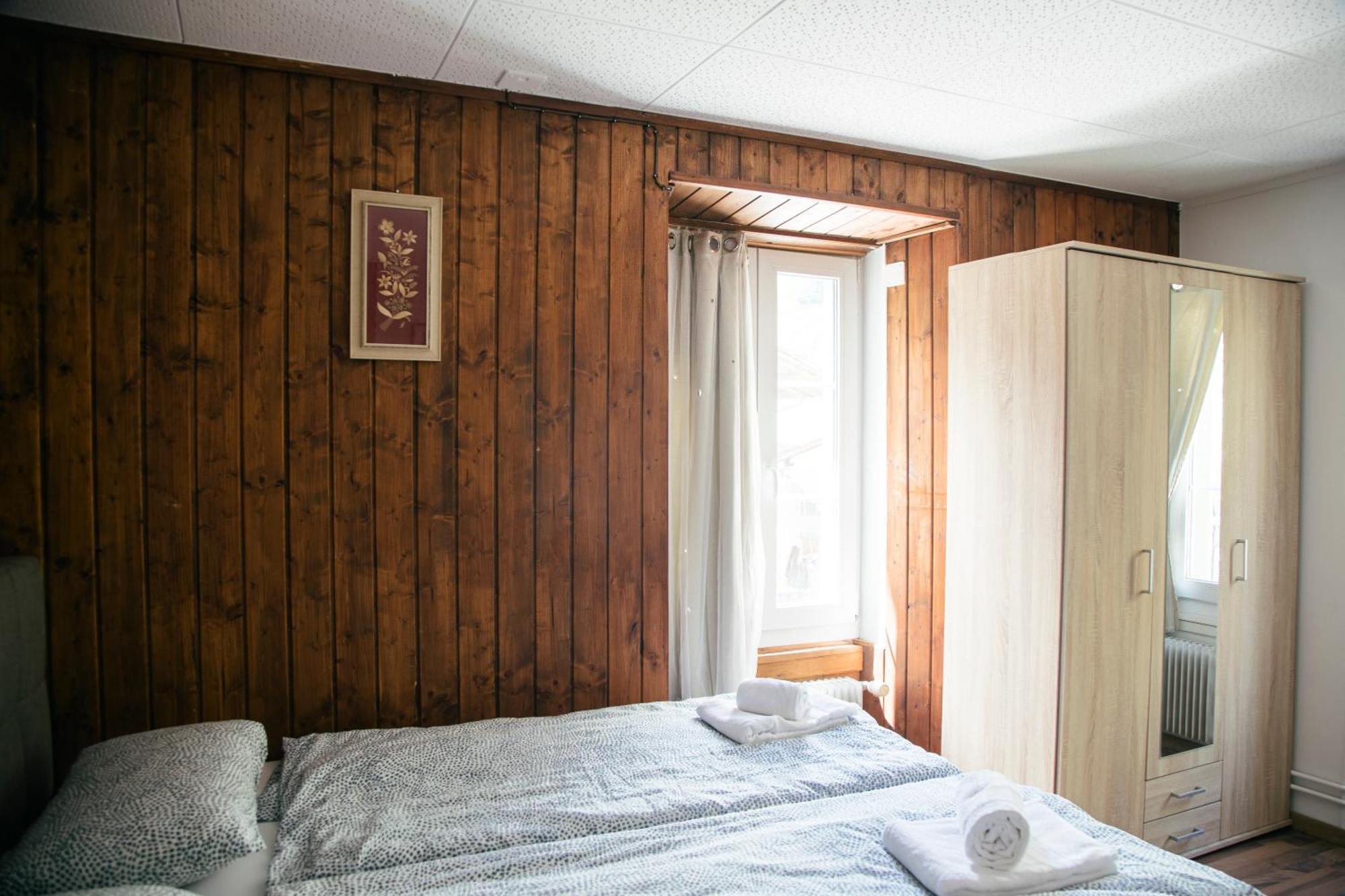 Au Bord Du Lac Darligen ภายนอก รูปภาพ